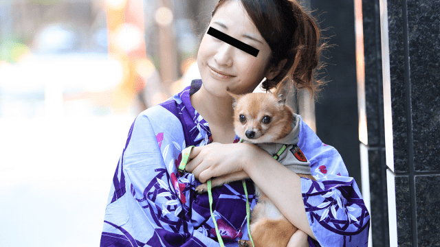 082423_01 - Người đẹp mặc yukata dắt chó đi dạo - zayjoacr.co.uk